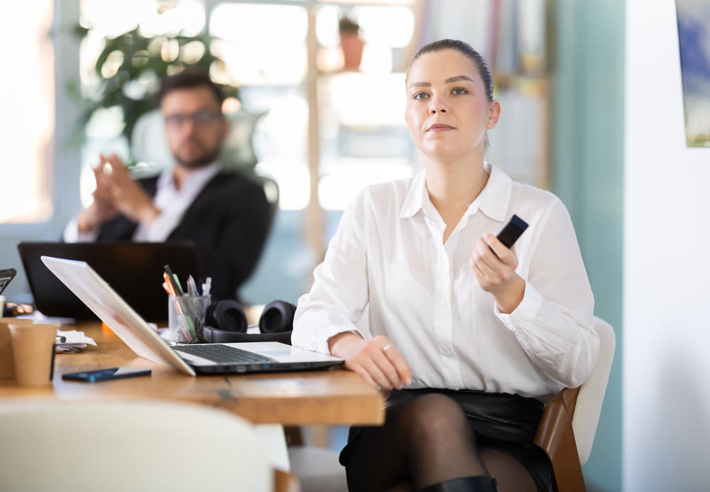 Employees of a company in the field of modern technology are sitting in the office