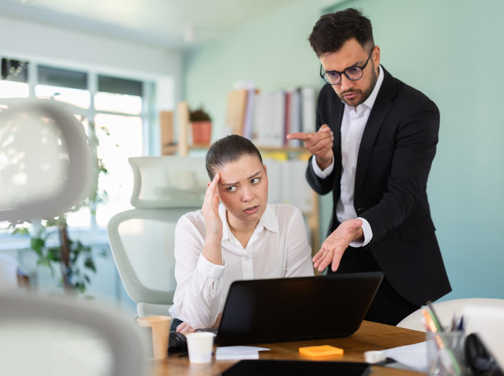 Manager is dissatisfied with the work of an employee - yells and reproaches her