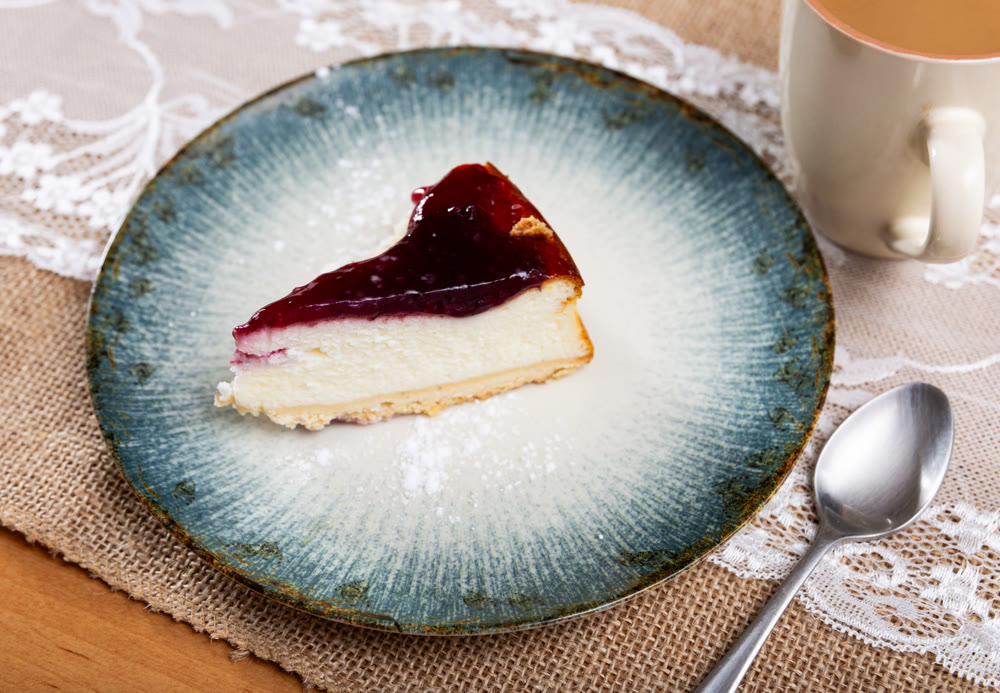 Cheesecake with berries