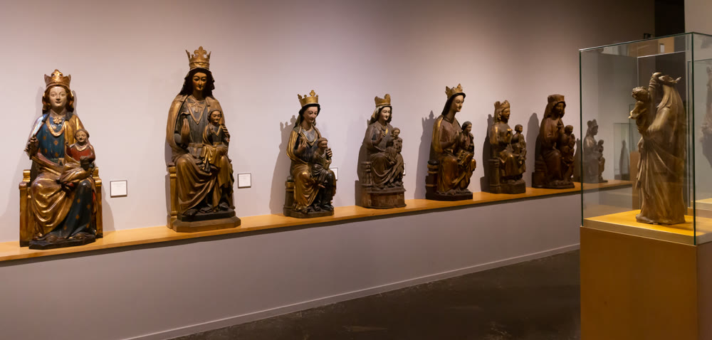  Exposition in Barcelona museum of Frederic Mares