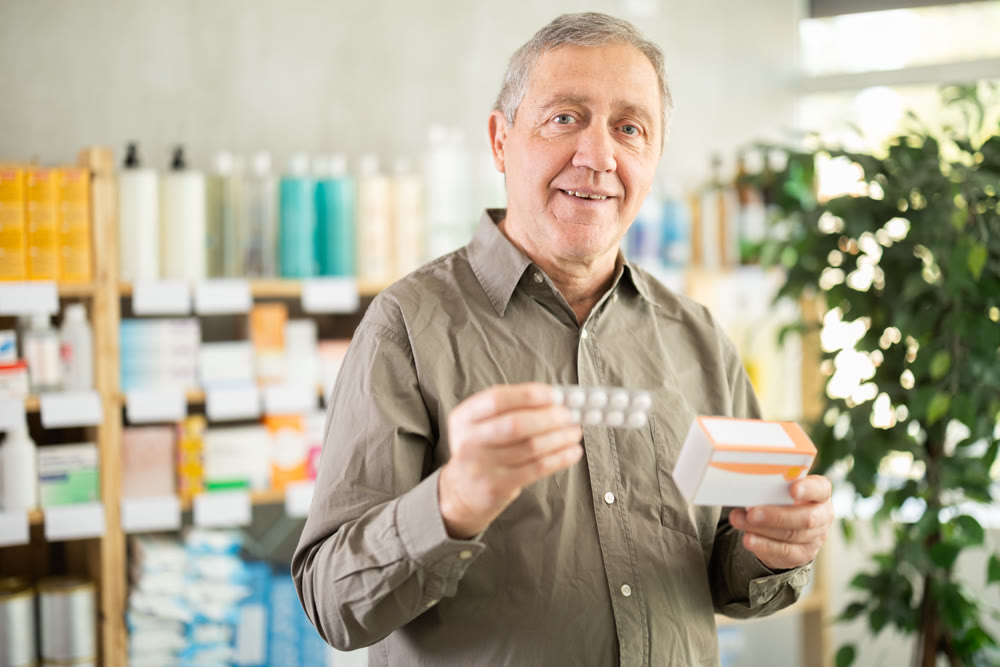 elderly man chooses paracetamol