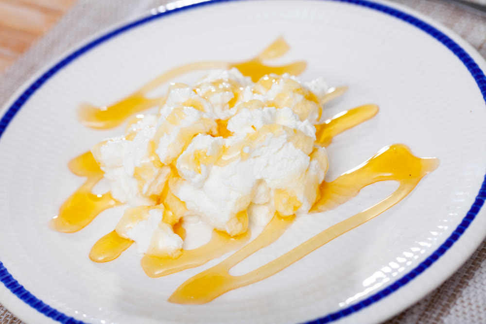 Sheep milk cheese mato with sweet honey