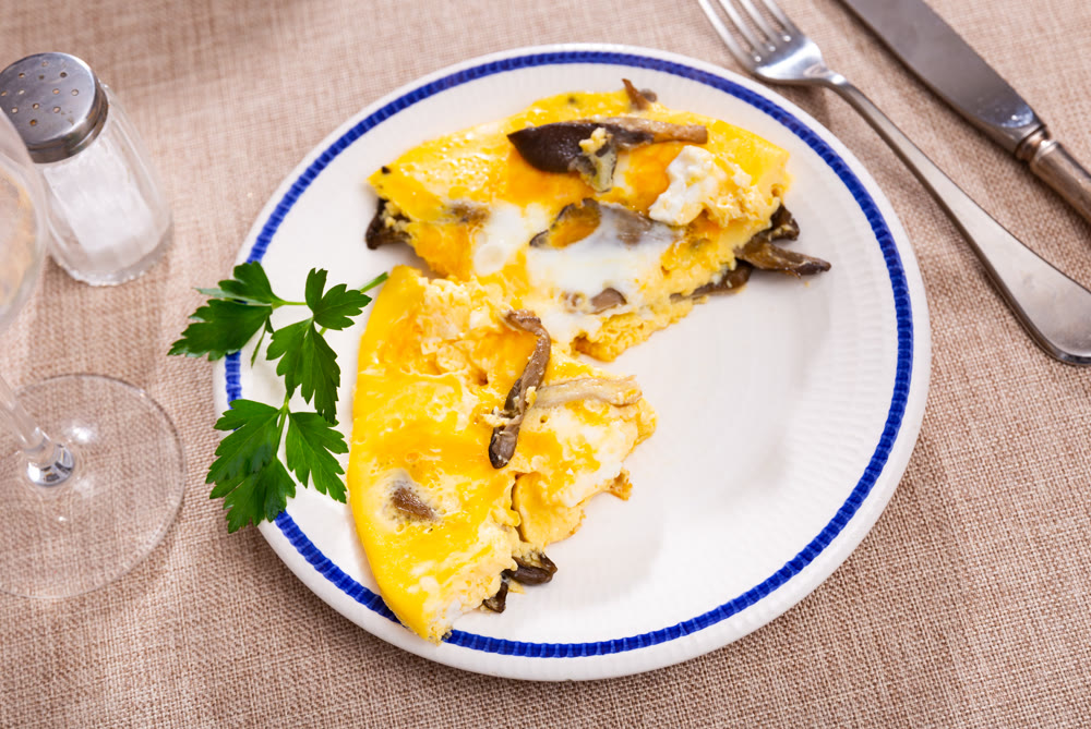 Omelette with mushrooms